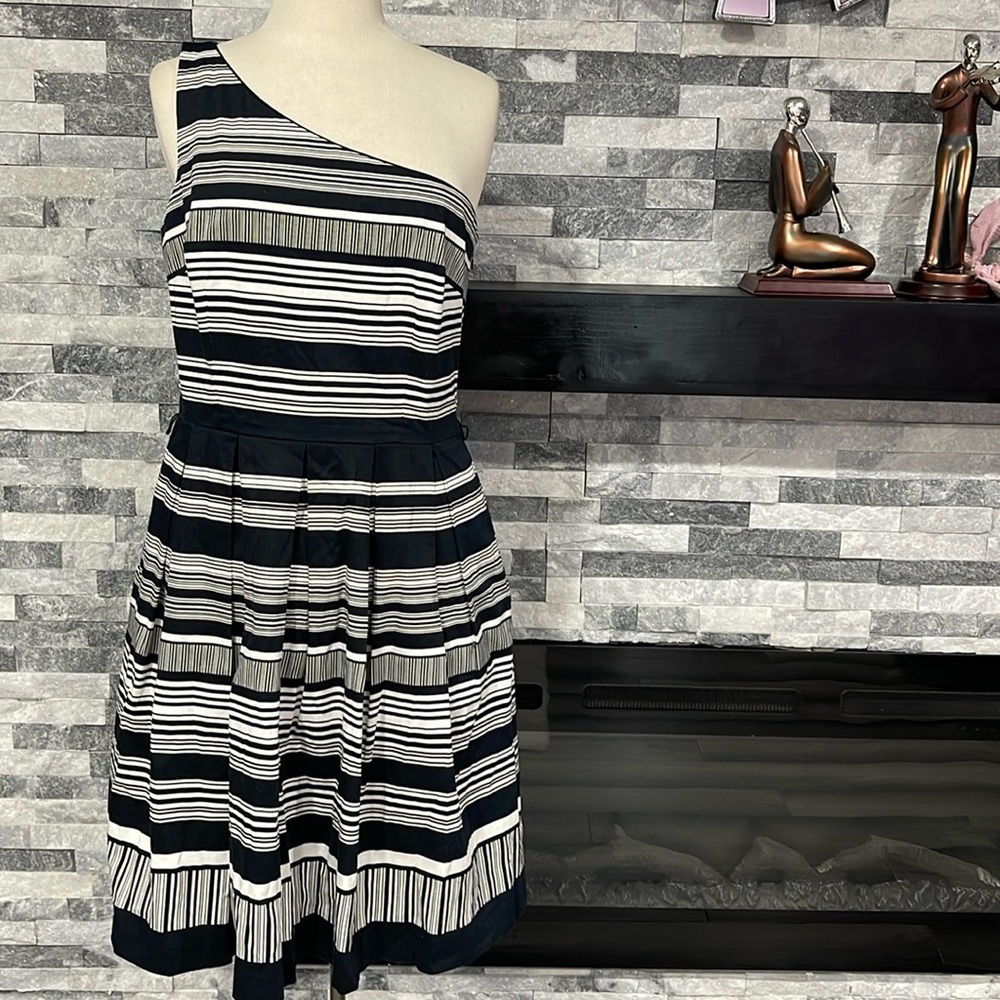 White House Black Market  Off One Shoulder lined  Dress Size 12